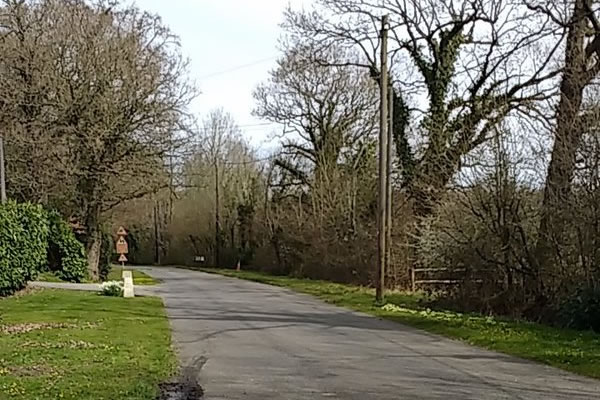 Country lane south of Horsham